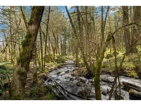 445 Country Club Road Hood River OR 97031