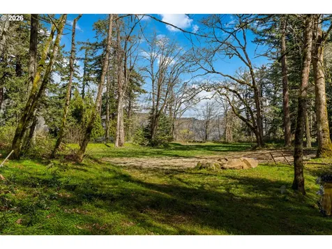 445 Country Club Road Hood River OR 97031