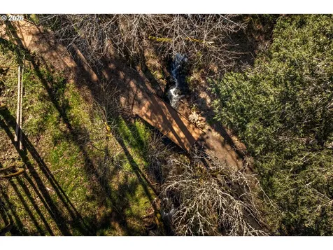 445 Country Club Road Hood River OR 97031
