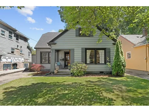 1712 SE 38th Avenue Portland OR 97214