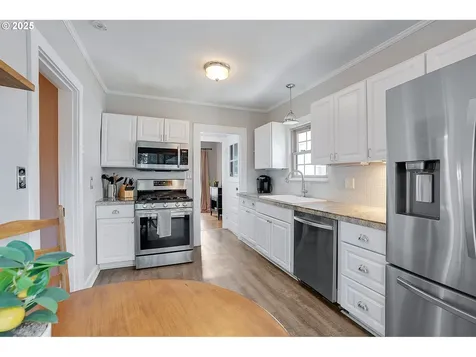 1712 SE 38th Avenue Portland OR 97214