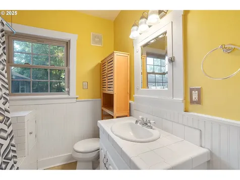 1712 SE 38th Avenue Portland OR 97214
