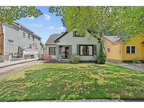 1712 SE 38th Avenue Portland OR 97214