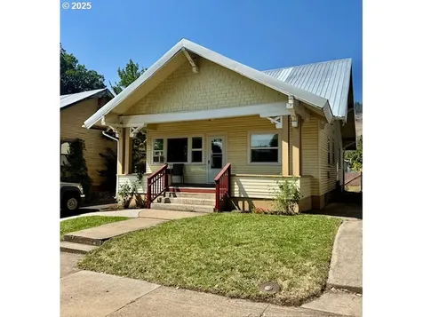 2106 Cedar Street La Grande OR 97850