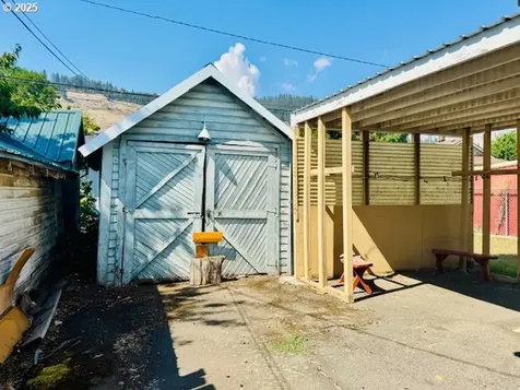 2106 Cedar Street La Grande OR 97850