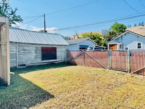 2106 Cedar Street La Grande OR 97850