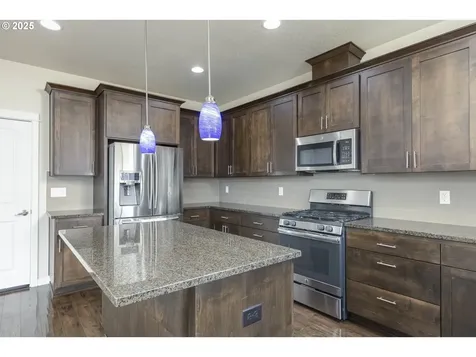 420 SW Mount Adams Street Mcminnville OR 97128
