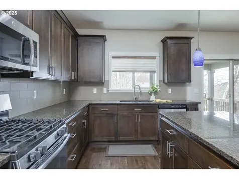 420 SW Mount Adams Street Mcminnville OR 97128