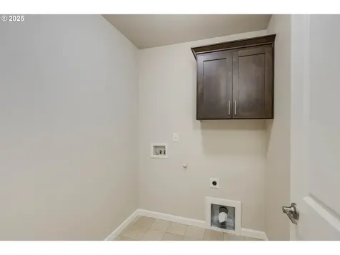 420 SW Mount Adams Street Mcminnville OR 97128