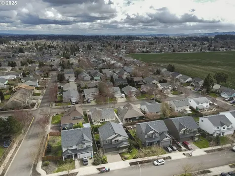 420 SW Mount Adams Street Mcminnville OR 97128