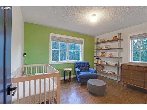 3859 NW Thurman Street Portland OR 97210