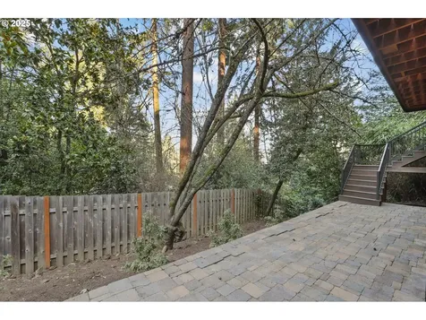 3859 NW Thurman Street Portland OR 97210