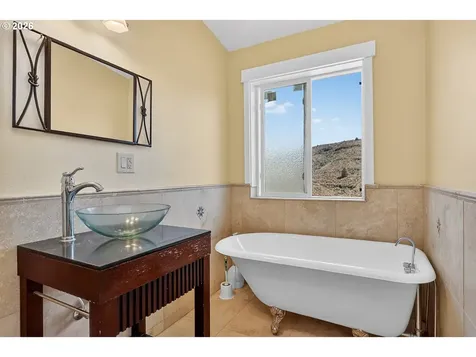 499 1st Street Maupin OR 97037