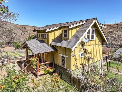 499 1st Street Maupin OR 97037