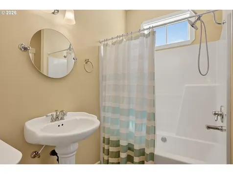 499 1st Street Maupin OR 97037