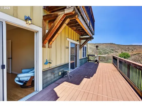 499 1st Street Maupin OR 97037