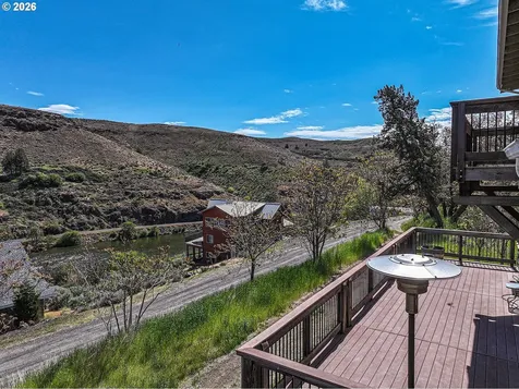 499 1st Street Maupin OR 97037
