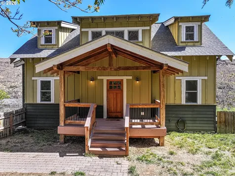 499 1st Street Maupin OR 97037