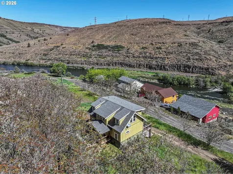 499 1st Street Maupin OR 97037
