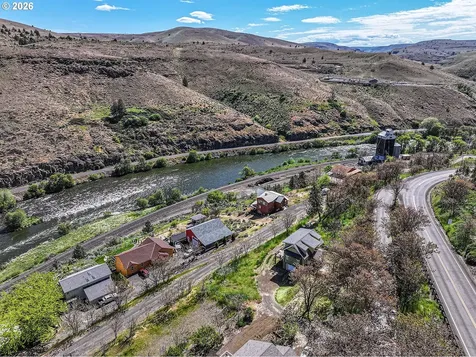 499 1st Street Maupin OR 97037