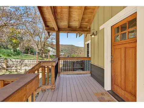 499 1st Street Maupin OR 97037
