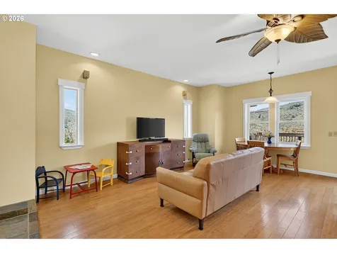 499 1st Street Maupin OR 97037