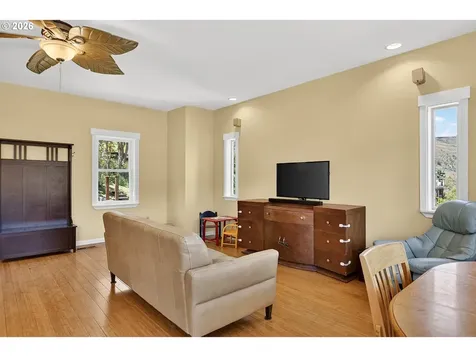 499 1st Street Maupin OR 97037