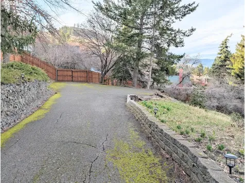 403 Allium Street La Grande OR 97850