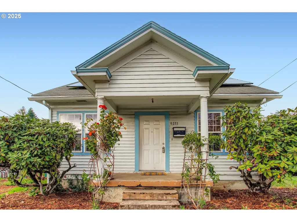 9233 SE Mitchell Street Portland OR 97266