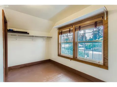 9233 SE Mitchell Street Portland OR 97266