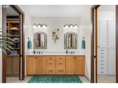 32221 SW Boones Bend Road Wilsonville OR 97070