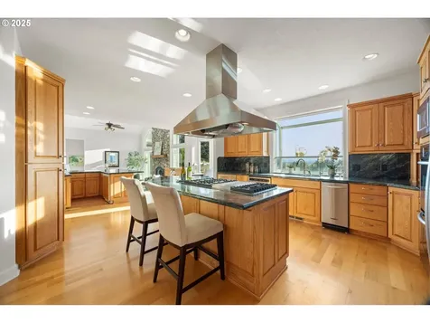 6990 SE Eola Hills Road Amity OR 97101
