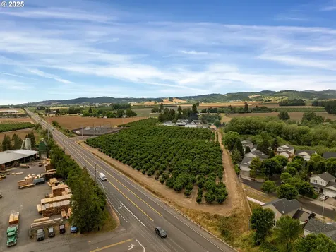 6990 SE Eola Hills Road Amity OR 97101