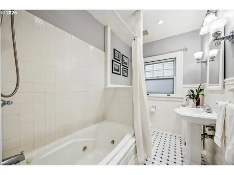 2822 NE 50th Avenue Portland OR 97213