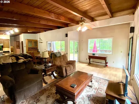 Cabin 99 Northwoods Cougar WA 98616