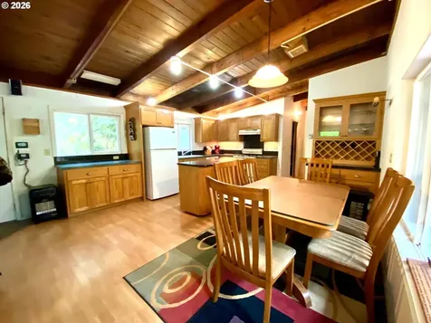 Cabin 99 Northwoods Cougar WA 98616