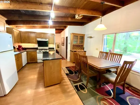 Cabin 99 Northwoods Cougar WA 98616