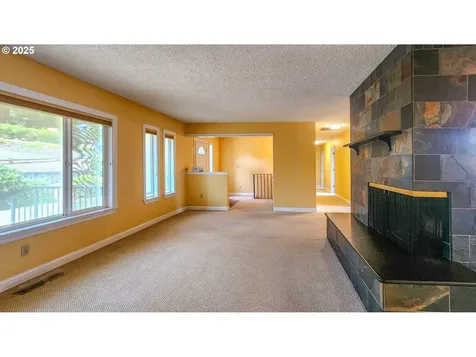 1929 NW Lynwood Street Roseburg OR 97471