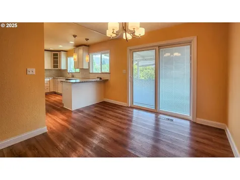1929 NW Lynwood Street Roseburg OR 97471