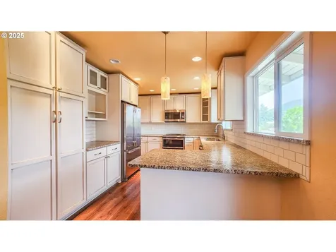 1929 NW Lynwood Street Roseburg OR 97471