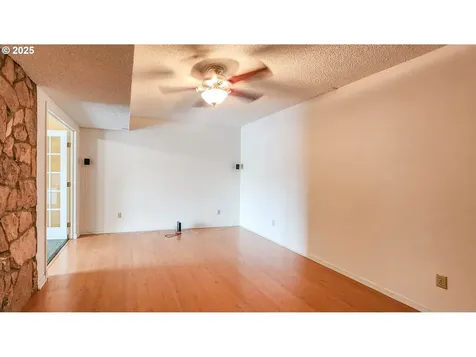 1929 NW Lynwood Street Roseburg OR 97471