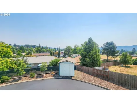 1929 NW Lynwood Street Roseburg OR 97471