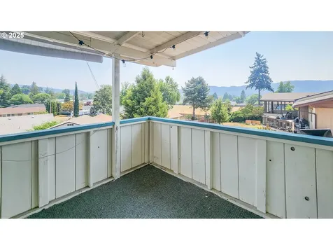 1929 NW Lynwood Street Roseburg OR 97471