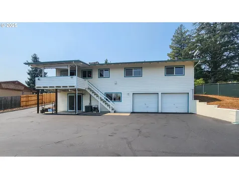 1929 NW Lynwood Street Roseburg OR 97471