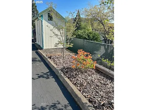 1929 NW Lynwood Street Roseburg OR 97471