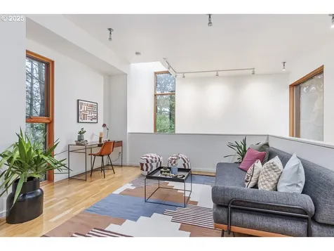 7835 N Burrage Avenue Portland OR 97217