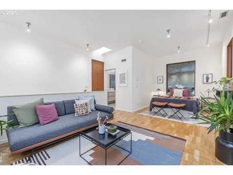 7835 N Burrage Avenue Portland OR 97217