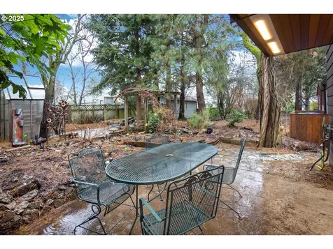 7835 N Burrage Avenue Portland OR 97217