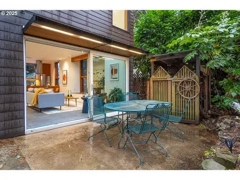 7835 N Burrage Avenue Portland OR 97217