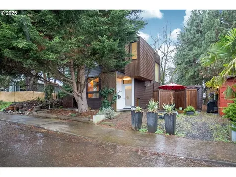 7835 N Burrage Avenue Portland OR 97217